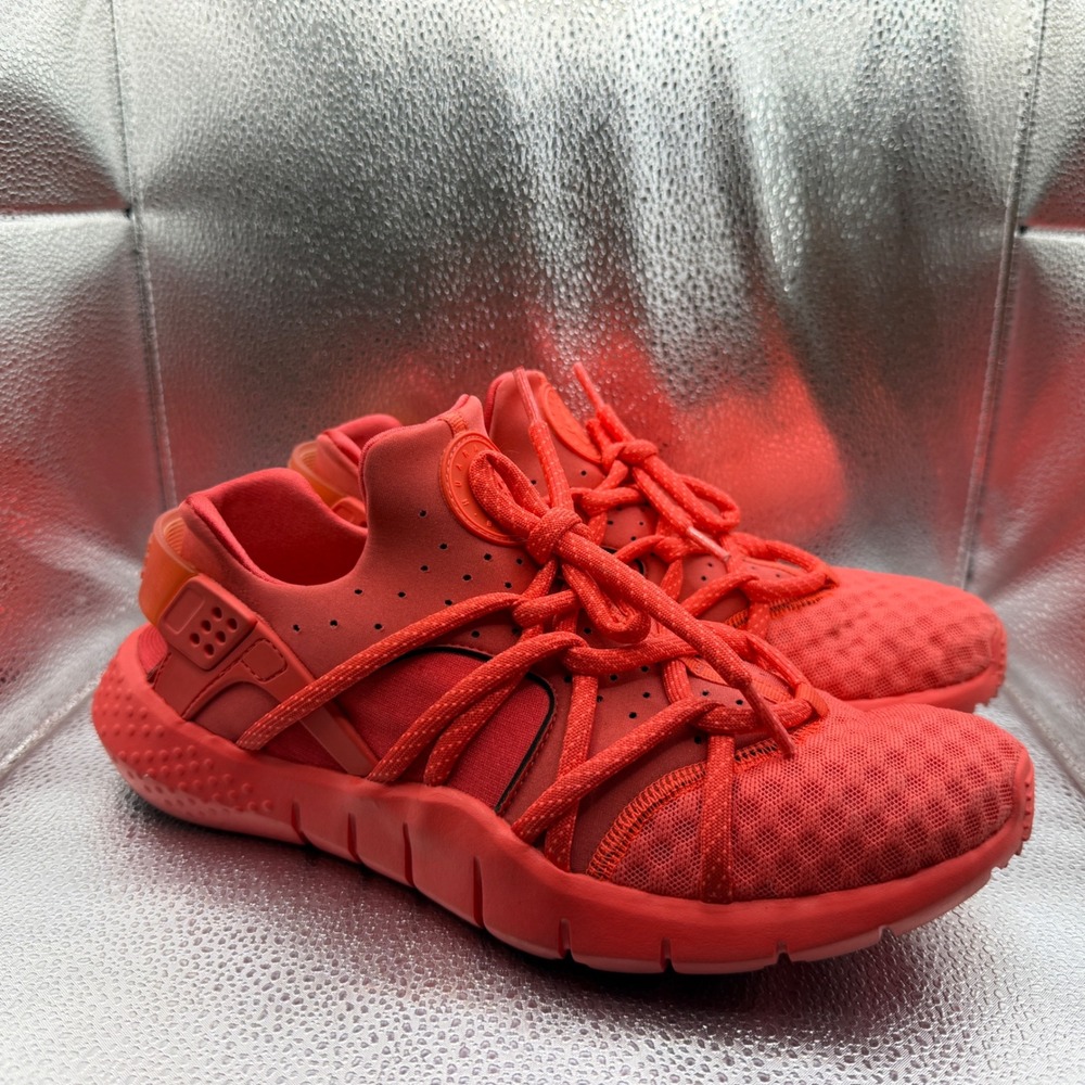 Size 10.5 Nike Huarache NM Sneakers Mens Red Excellent Rope Lace 705159-601